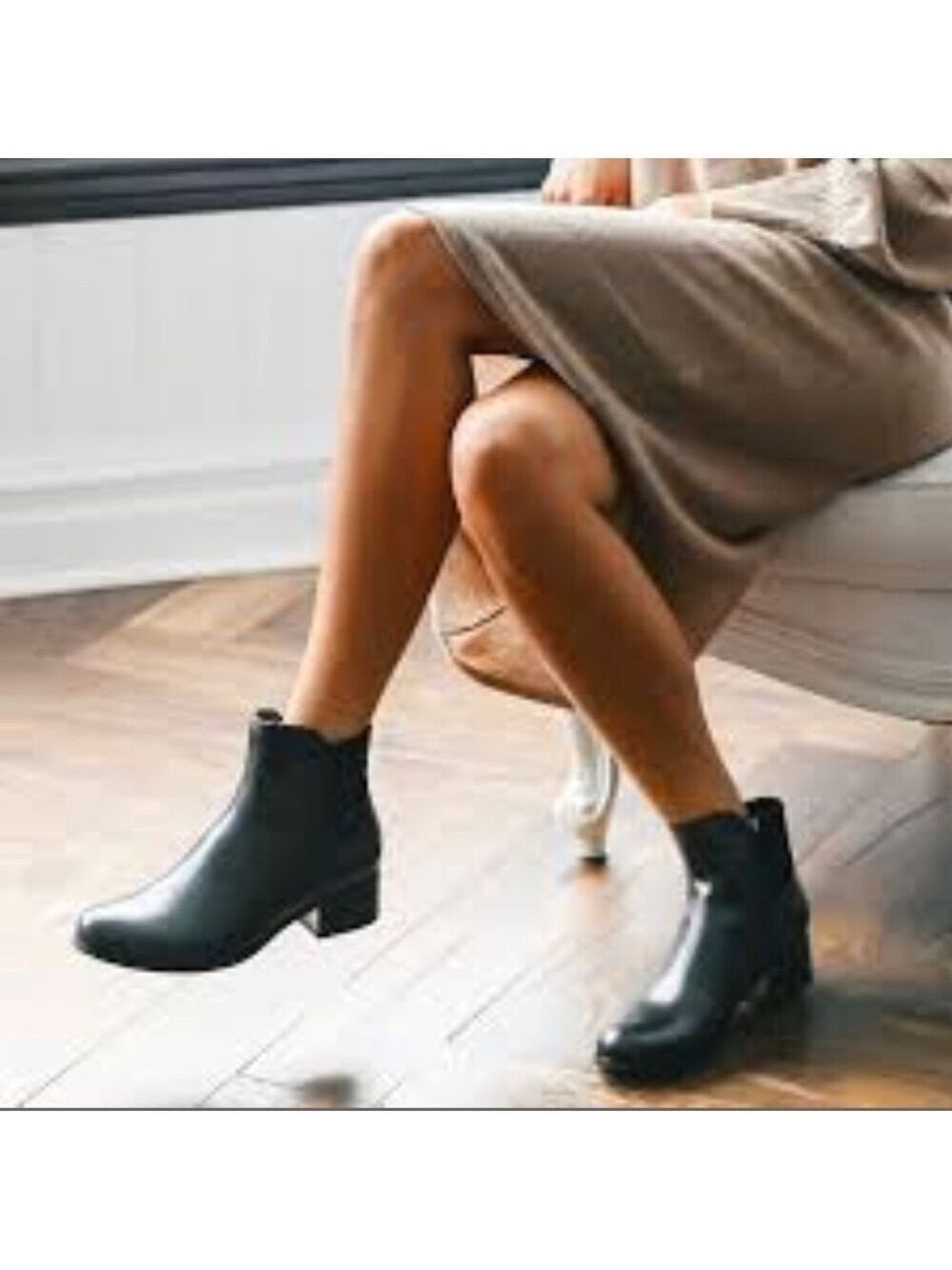 Women’s AquaDiva Taken Black Leather Waterproof Heel Boots 9.5 US!